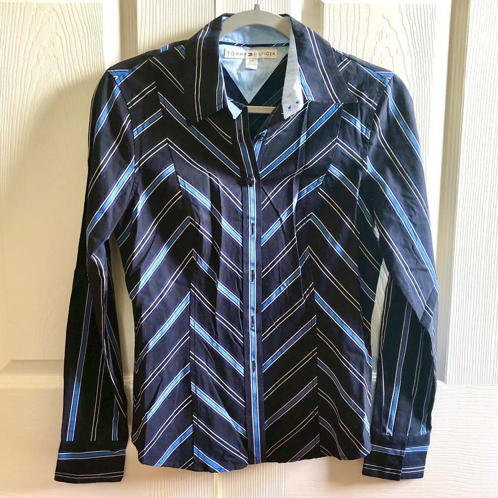 Tommy Hilfiger S/P blue stripes button up shirt chevron striped with collar